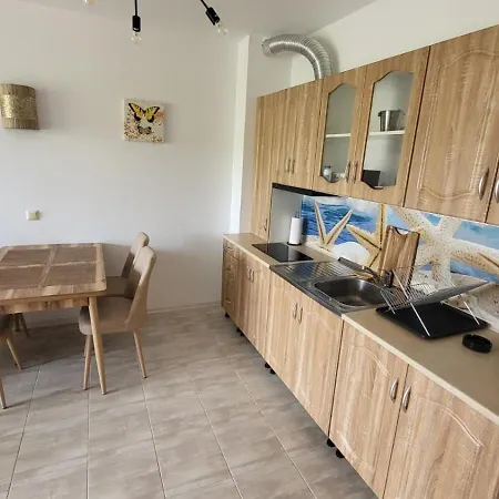Daire пясъчна лилия в Lily Beach