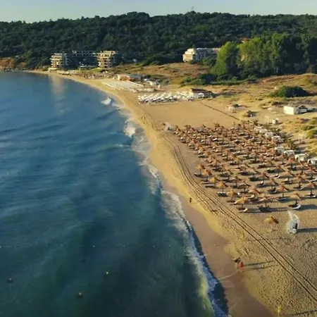 пясъчна лилия в Lily Beach Apartment *